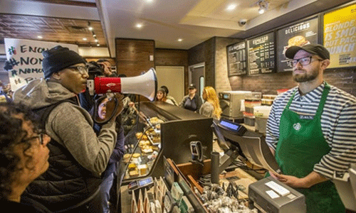 Starbucks đóng 150 cửa hàng vì kinh doanh sa sút